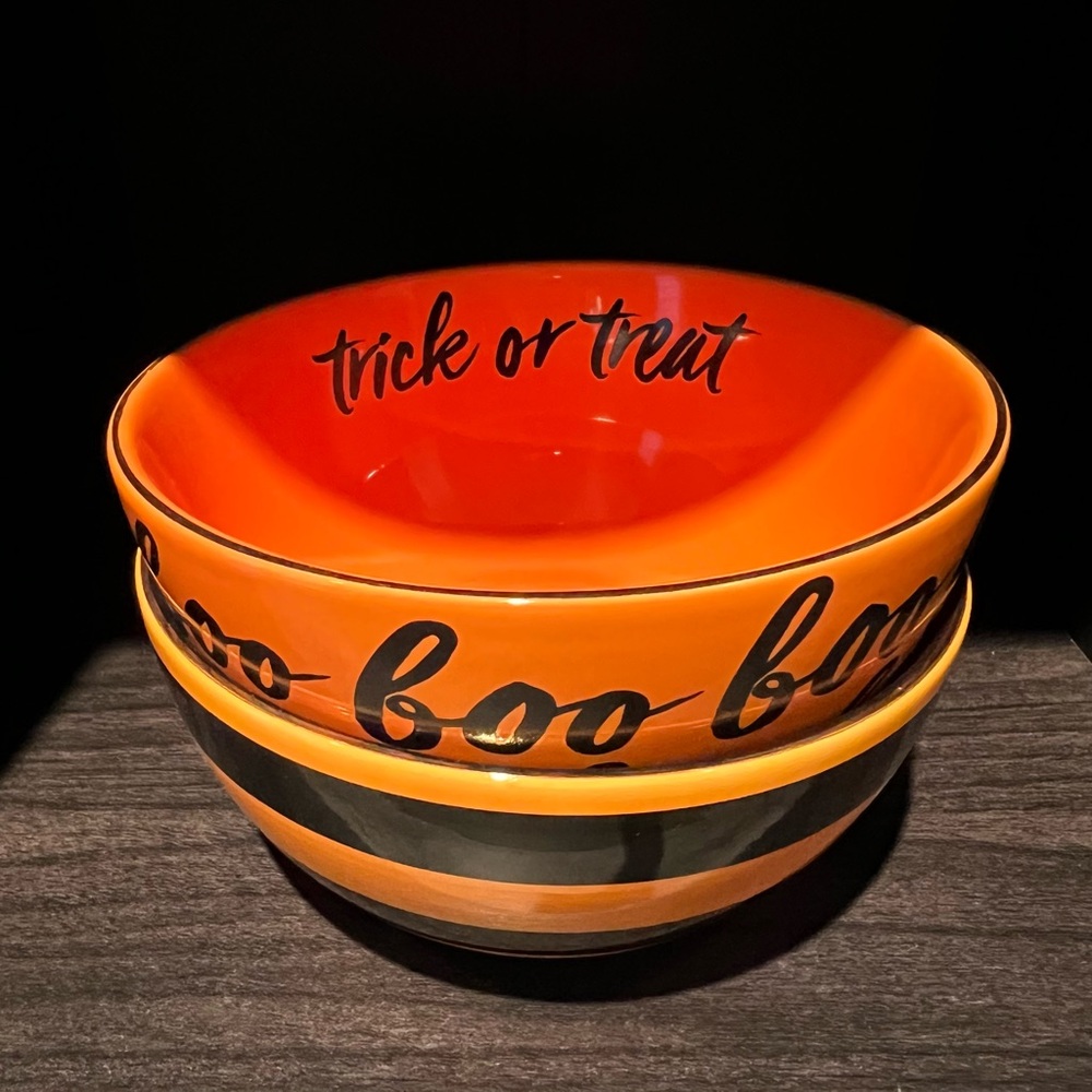 Set of 2 Ceramic Halloween Orange and Black Cereal Bowls Trick or Treat Boo